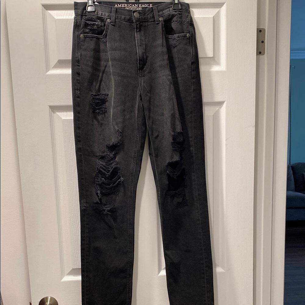 American Eagle Black Distressed Jeans (Size 8)